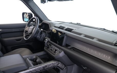 Land Rover Defender II, 2025 год, 31 300 000 рублей, 15 фотография