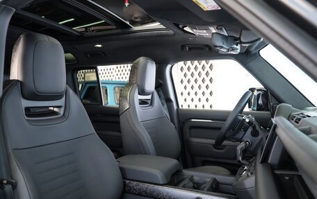 Land Rover Defender II, 2025 год, 31 300 000 рублей, 18 фотография