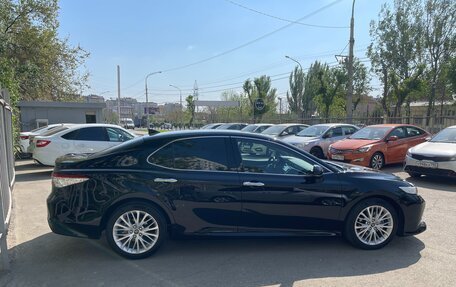 Toyota Camry, 2018 год, 2 950 000 рублей, 10 фотография