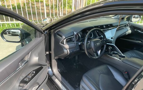 Toyota Camry, 2018 год, 2 950 000 рублей, 16 фотография