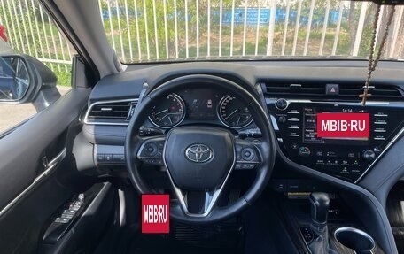 Toyota Camry, 2018 год, 2 950 000 рублей, 23 фотография