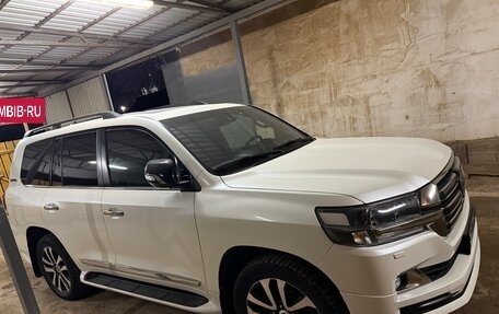 Toyota Land Cruiser 200, 2017 год, 8 150 000 рублей, 2 фотография