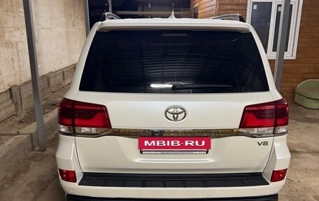 Toyota Land Cruiser 200, 2017 год, 8 150 000 рублей, 3 фотография