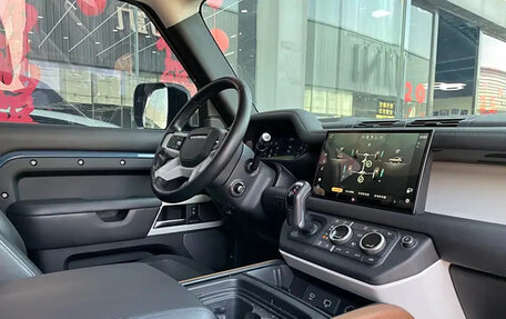 Land Rover Defender II, 2022 год, 6 655 000 рублей, 8 фотография