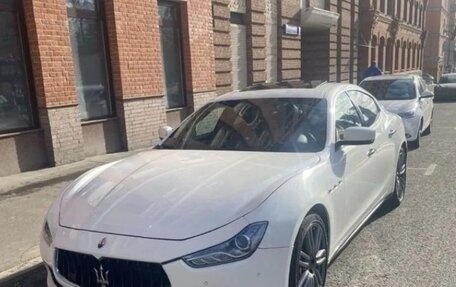 Maserati Ghibli, 2015 год, 3 600 000 рублей, 13 фотография