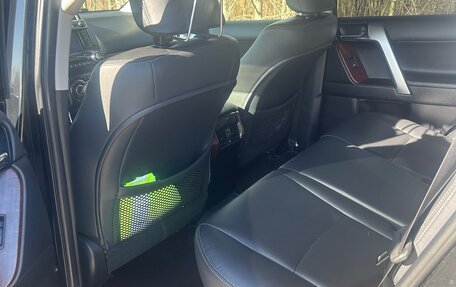 Toyota Land Cruiser Prado 150 рестайлинг 2, 2016 год, 3 500 000 рублей, 8 фотография