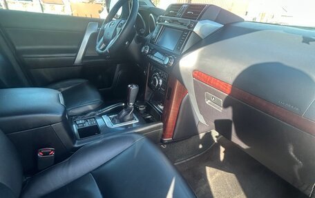 Toyota Land Cruiser Prado 150 рестайлинг 2, 2016 год, 3 500 000 рублей, 17 фотография