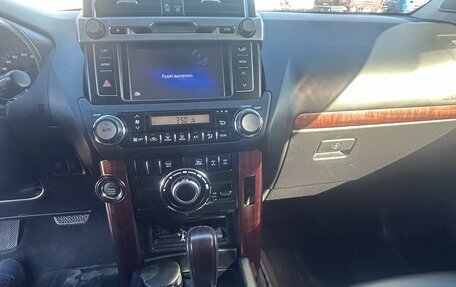 Toyota Land Cruiser Prado 150 рестайлинг 2, 2016 год, 3 500 000 рублей, 13 фотография