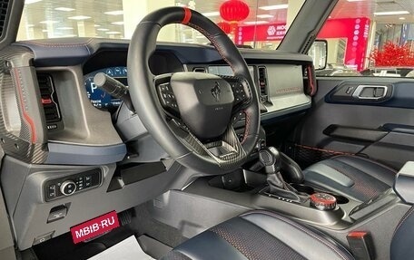 Ford Bronco, 2023 год, 14 990 000 рублей, 8 фотография