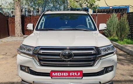 Toyota Land Cruiser 200, 2019 год, 9 000 000 рублей, 3 фотография