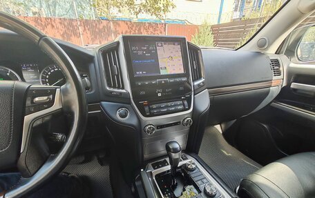 Toyota Land Cruiser 200, 2019 год, 9 000 000 рублей, 18 фотография