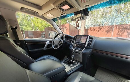 Toyota Land Cruiser 200, 2019 год, 9 000 000 рублей, 21 фотография