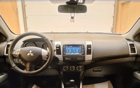 Mitsubishi Outlander III рестайлинг 3, 2011 год, 849 000 рублей, 14 фотография