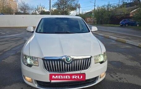 Skoda Superb III рестайлинг, 2011 год, 910 000 рублей, 4 фотография