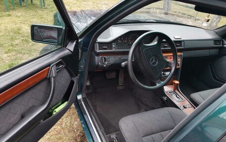 Mercedes-Benz E-Класс, 1993 год, 720 000 рублей, 5 фотография