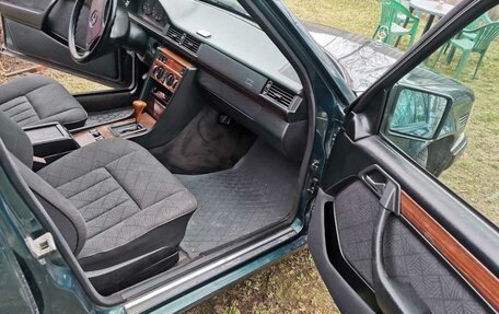 Mercedes-Benz E-Класс, 1993 год, 720 000 рублей, 8 фотография