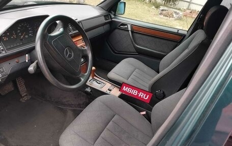 Mercedes-Benz E-Класс, 1993 год, 720 000 рублей, 6 фотография