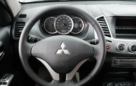 Mitsubishi L200 IV рестайлинг, 2014 год, 1 539 000 рублей, 12 фотография