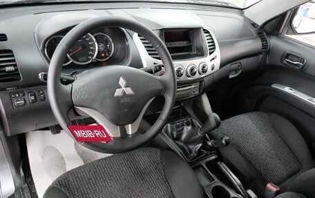 Mitsubishi L200 IV рестайлинг, 2014 год, 1 539 000 рублей, 11 фотография