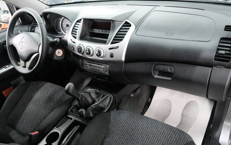 Mitsubishi L200 IV рестайлинг, 2014 год, 1 539 000 рублей, 20 фотография