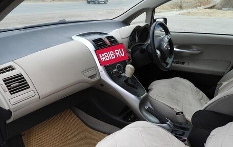 Toyota Auris II, 2011 год, 770 000 рублей, 2 фотография