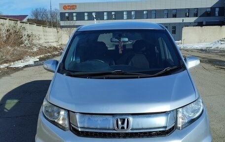 Honda Freed I, 2015 год, 1 678 000 рублей, 3 фотография