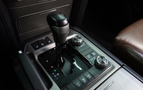 Toyota Land Cruiser 200, 2015 год, 5 699 000 рублей, 13 фотография