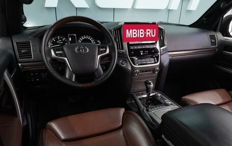 Toyota Land Cruiser 200, 2015 год, 5 699 000 рублей, 6 фотография
