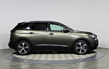 Peugeot 3008 II, 2017 год, 1 997 000 рублей, 4 фотография