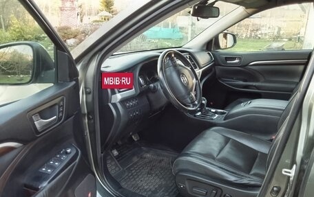 Toyota Highlander III, 2015 год, 2 500 000 рублей, 7 фотография