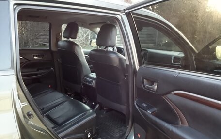 Toyota Highlander III, 2015 год, 2 500 000 рублей, 8 фотография