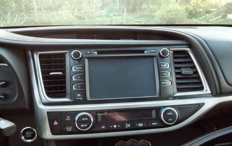 Toyota Highlander III, 2015 год, 2 500 000 рублей, 10 фотография