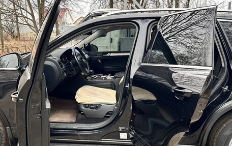 Volkswagen Touareg III, 2012 год, 1 600 000 рублей, 2 фотография