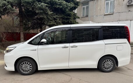 Toyota Esquire I, 2016 год, 2 095 000 рублей, 4 фотография