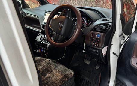 Toyota Esquire I, 2016 год, 2 095 000 рублей, 17 фотография