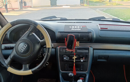 Audi A4, 1998 год, 485 000 рублей, 13 фотография