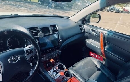 Toyota Highlander III, 2012 год, 2 420 000 рублей, 11 фотография
