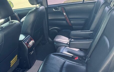 Toyota Highlander III, 2012 год, 2 420 000 рублей, 14 фотография