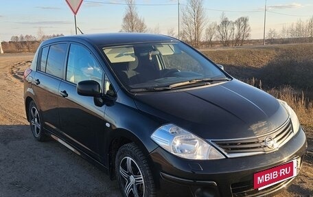 Nissan Tiida, 2010 год, 750 000 рублей, 2 фотография