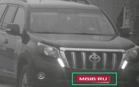 Toyota Land Cruiser Prado 150 рестайлинг 2, 2017 год, 3 500 000 рублей, 8 фотография