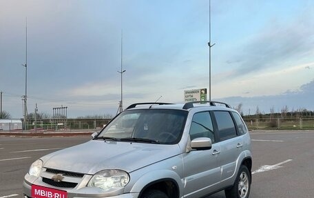 Chevrolet Niva I рестайлинг, 2012 год, 307 000 рублей, 4 фотография