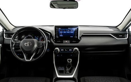 Toyota RAV4, 2020 год, 3 899 000 рублей, 11 фотография