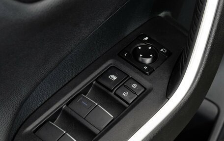 Toyota RAV4, 2020 год, 3 899 000 рублей, 21 фотография