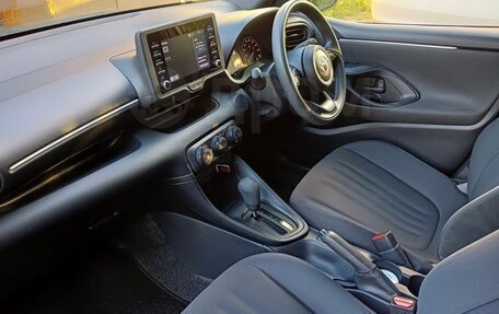 Toyota Yaris, 2020 год, 1 260 000 рублей, 13 фотография