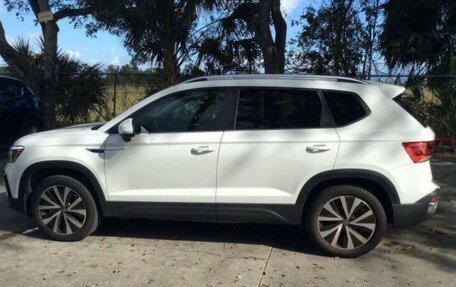 Volkswagen Taos, 2021 год, 2 200 000 рублей, 5 фотография