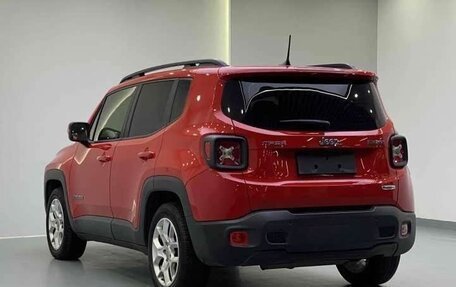 Jeep Renegade I рестайлинг, 2019 год, 1 364 000 рублей, 4 фотография