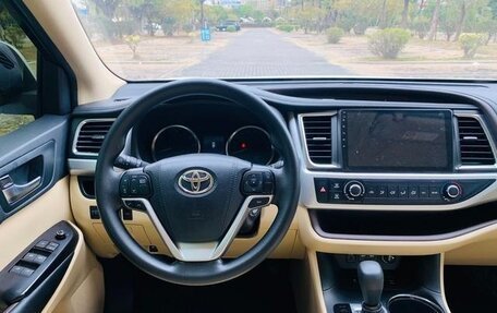 Toyota Highlander III, 2021 год, 2 500 011 рублей, 14 фотография
