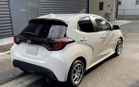 Toyota Yaris, 2022 год, 1 260 000 рублей, 4 фотография