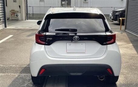 Toyota Yaris, 2022 год, 1 260 000 рублей, 5 фотография