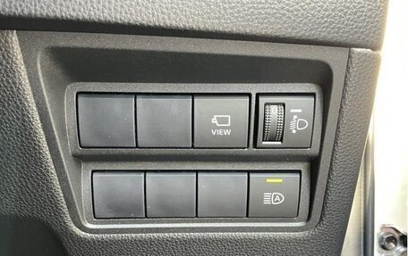 Toyota Yaris, 2022 год, 1 260 000 рублей, 10 фотография